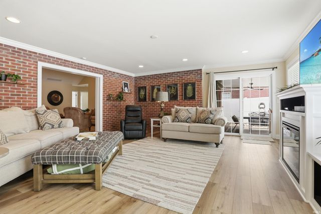 6888 Cottage Lane, Newburgh, IN 47630