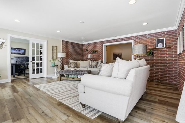 6888 Cottage Lane, Newburgh, IN 47630
