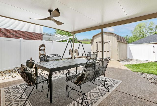 6888 Cottage Lane, Newburgh, IN 47630