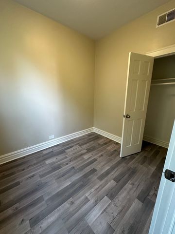 1522 E 71st Place 2, Chicago, IL 60619