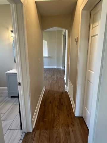 1522 E 71st Place 2, Chicago, IL 60619