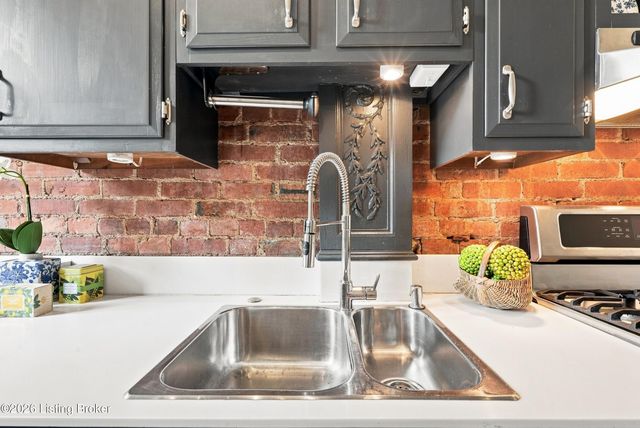 1335 S 1st St 2, Louisville, KY 40208