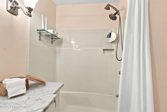 1335 S 1st St 2, Louisville, KY 40208