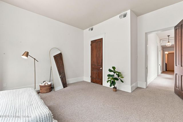 1335 S 1st St 2, Louisville, KY 40208