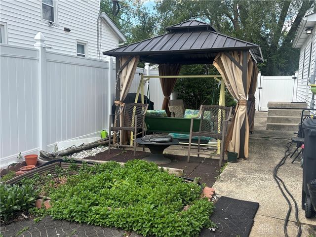 150 S Kensington Place, Springfield, OH 45504