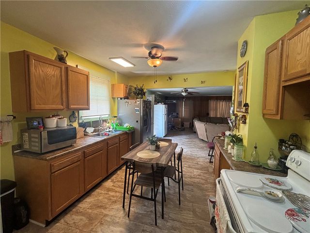 150 S Kensington Place, Springfield, OH 45504