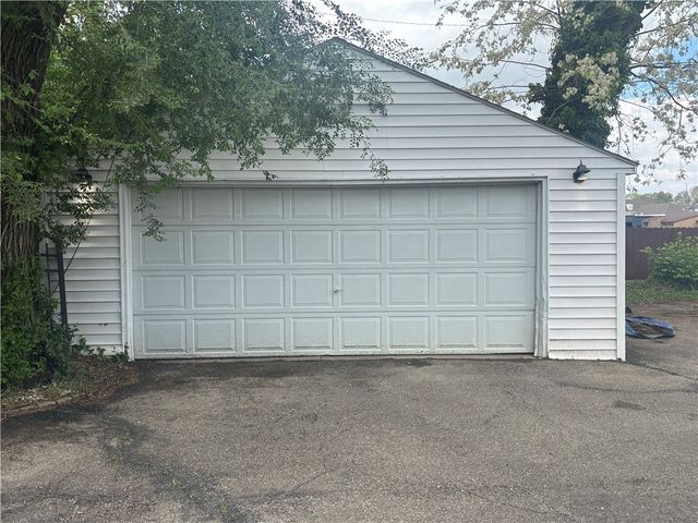 150 S Kensington Place, Springfield, OH 45504