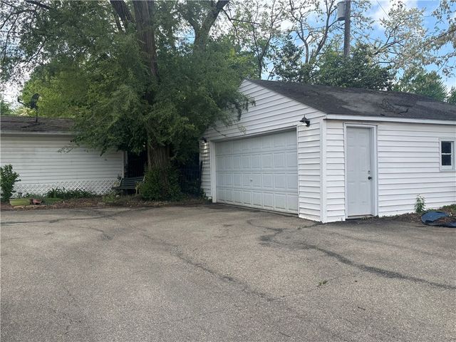 150 S Kensington Place, Springfield, OH 45504