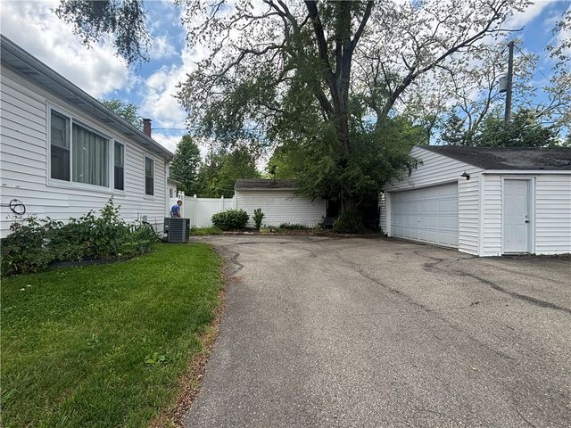 150 S Kensington Place, Springfield, OH 45504