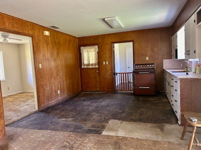 218 Fm 488, Fairfield, TX 75840
