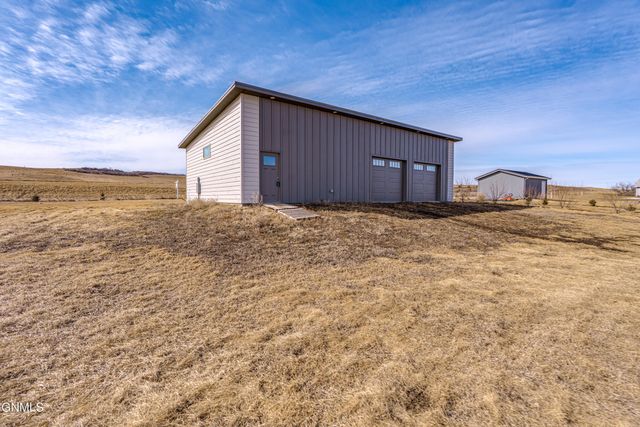 3547 Honey Lane, Mandan, ND 58554 property photo