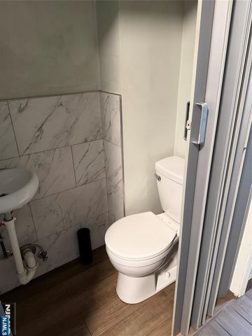 26 River Edge Road, River Edge, NJ 07661