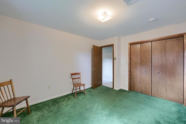 413 W CEDAR ST, New Holland, PA 17557