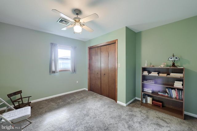 413 W CEDAR ST, New Holland, PA 17557