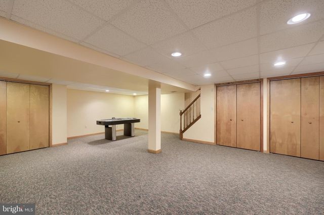 413 W CEDAR ST, New Holland, PA 17557