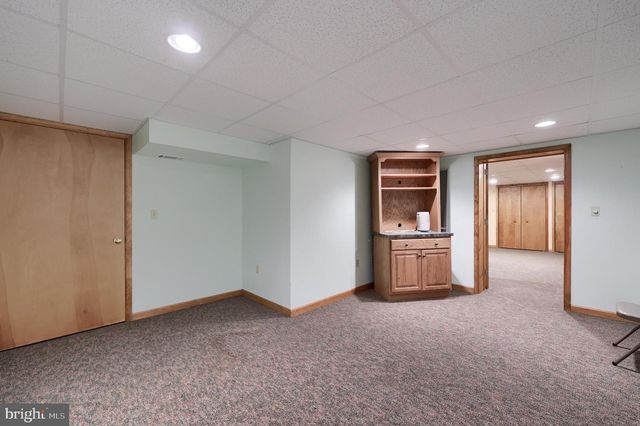 413 W CEDAR ST, New Holland, PA 17557