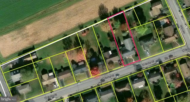 413 W CEDAR ST, New Holland, PA 17557