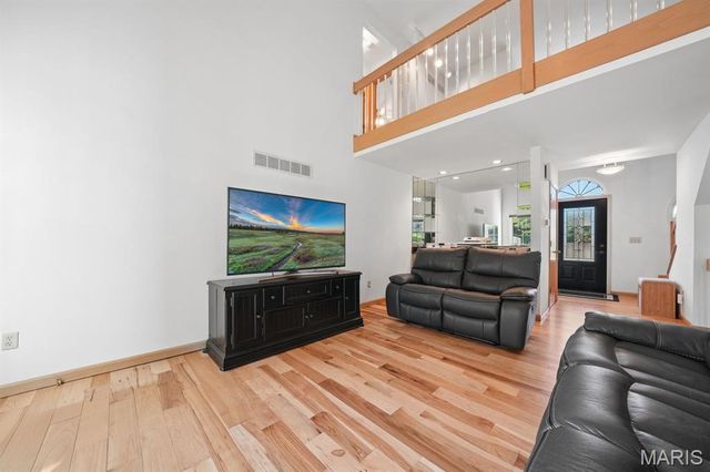 2136 Riding Spur Drive, Maryland Heights, MO 63146