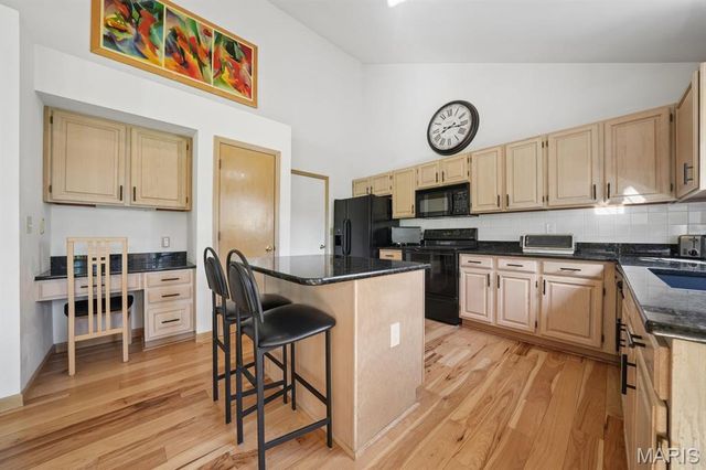 2136 Riding Spur Drive, Maryland Heights, MO 63146
