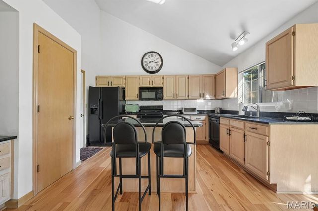 2136 Riding Spur Drive, Maryland Heights, MO 63146