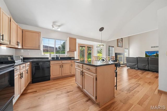 2136 Riding Spur Drive, Maryland Heights, MO 63146