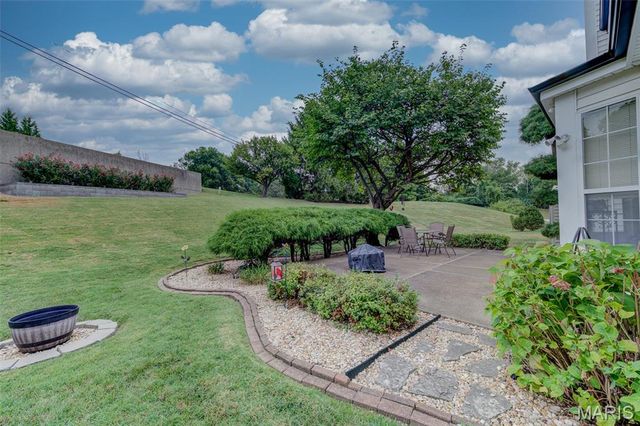 2136 Riding Spur Drive, Maryland Heights, MO 63146