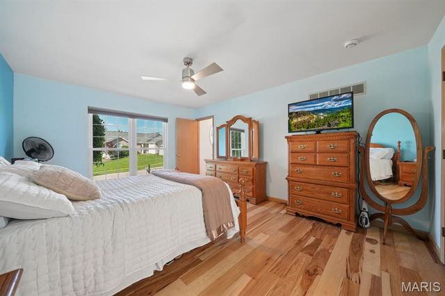 2136 Riding Spur Drive, Maryland Heights, MO 63146