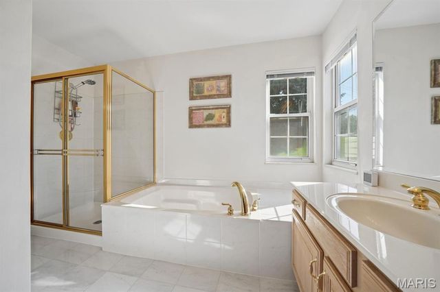2136 Riding Spur Drive, Maryland Heights, MO 63146