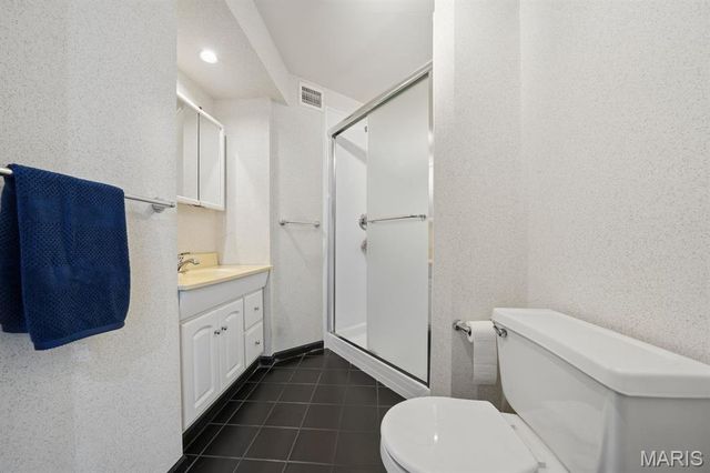 2136 Riding Spur Drive, Maryland Heights, MO 63146