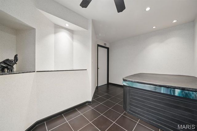 2136 Riding Spur Drive, Maryland Heights, MO 63146