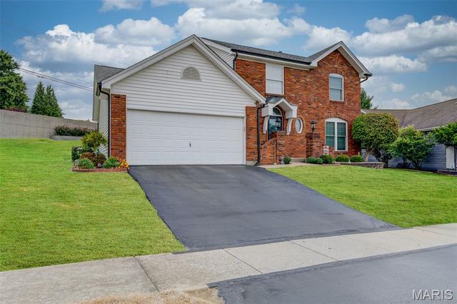 2136 Riding Spur Drive, Maryland Heights, MO 63146