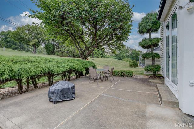 2136 Riding Spur Drive, Maryland Heights, MO 63146