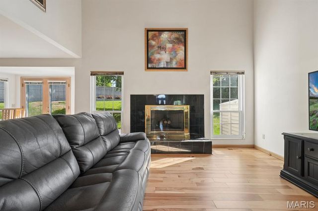 2136 Riding Spur Drive, Maryland Heights, MO 63146