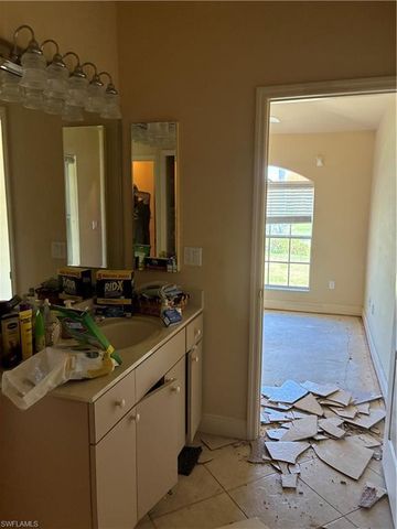 2810 NW 14th TER, Cape Coral, FL 33993