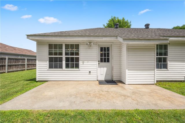 599 Richland Creek Avenue, Elkins, AR 72727
