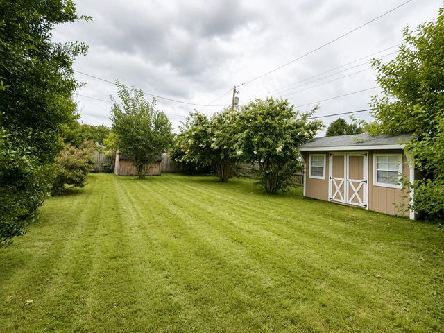 597 Meadowbrook Lane, Harrodsburg, KY 40330