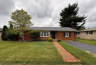 597 Meadowbrook Lane, Harrodsburg, KY 40330