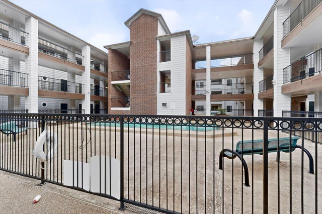 501 W 26th ST 224, Austin, TX 78705