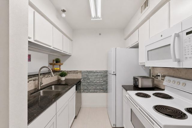 501 W 26th ST 224, Austin, TX 78705
