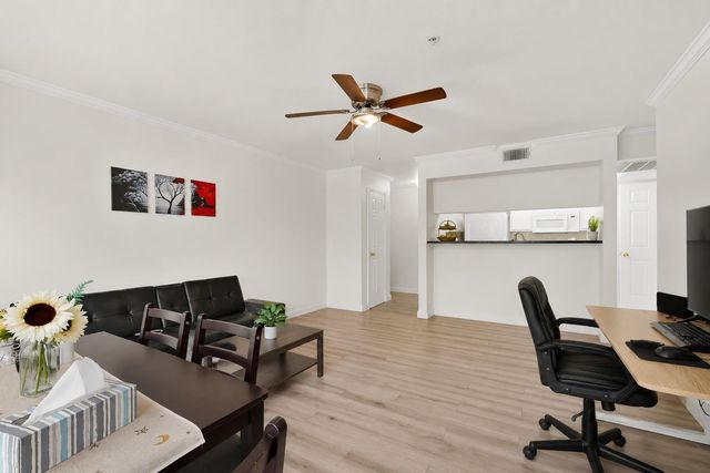 501 W 26th ST 224, Austin, TX 78705