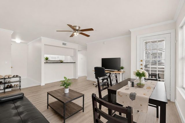501 W 26th ST 224, Austin, TX 78705