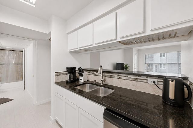 501 W 26th ST 224, Austin, TX 78705