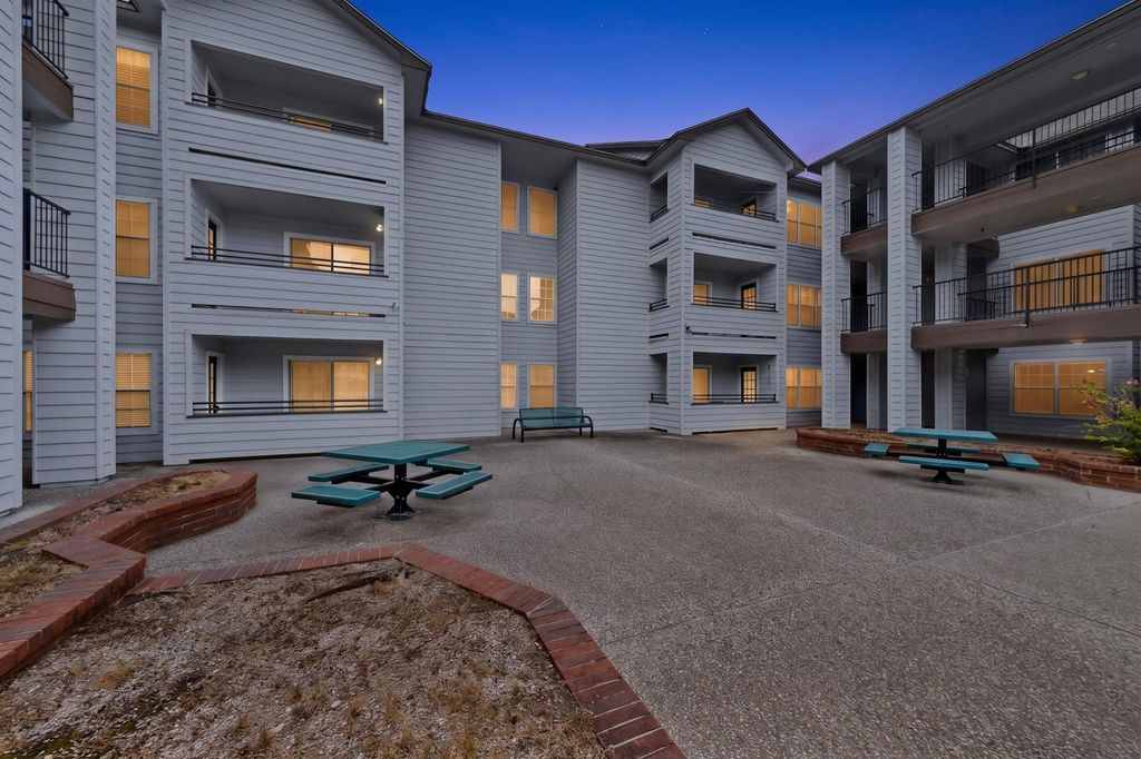 501 W 26th ST 224, Austin, TX 78705