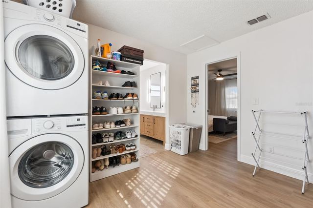 10016 BRIDLEWOOD AVENUE, Orlando, FL 32825