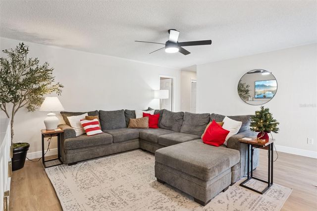 10016 BRIDLEWOOD AVENUE, Orlando, FL 32825