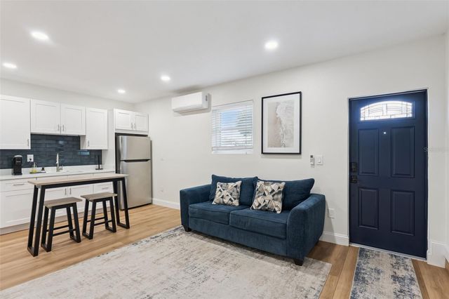 10016 BRIDLEWOOD AVENUE, Orlando, FL 32825