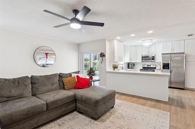 10016 BRIDLEWOOD AVENUE, Orlando, FL 32825