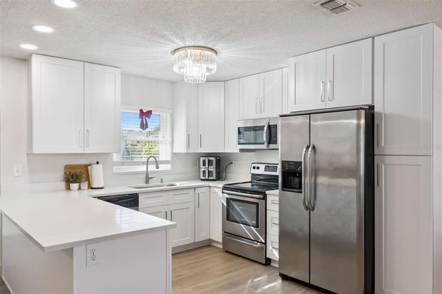 10016 BRIDLEWOOD AVENUE, Orlando, FL 32825