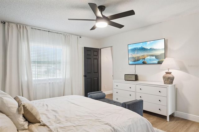 10016 BRIDLEWOOD AVENUE, Orlando, FL 32825