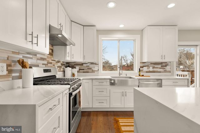 2228 KEARNY ST NE, Washington, DC 20018